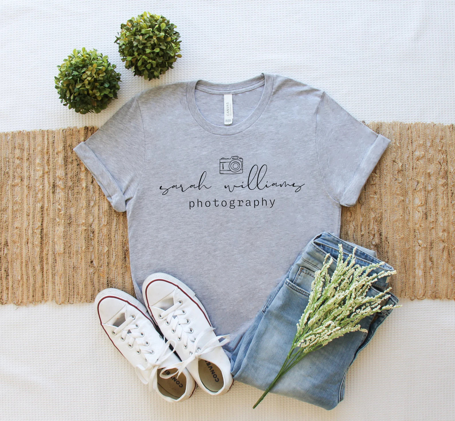 custom photographer t-shirt with camera icon in grey