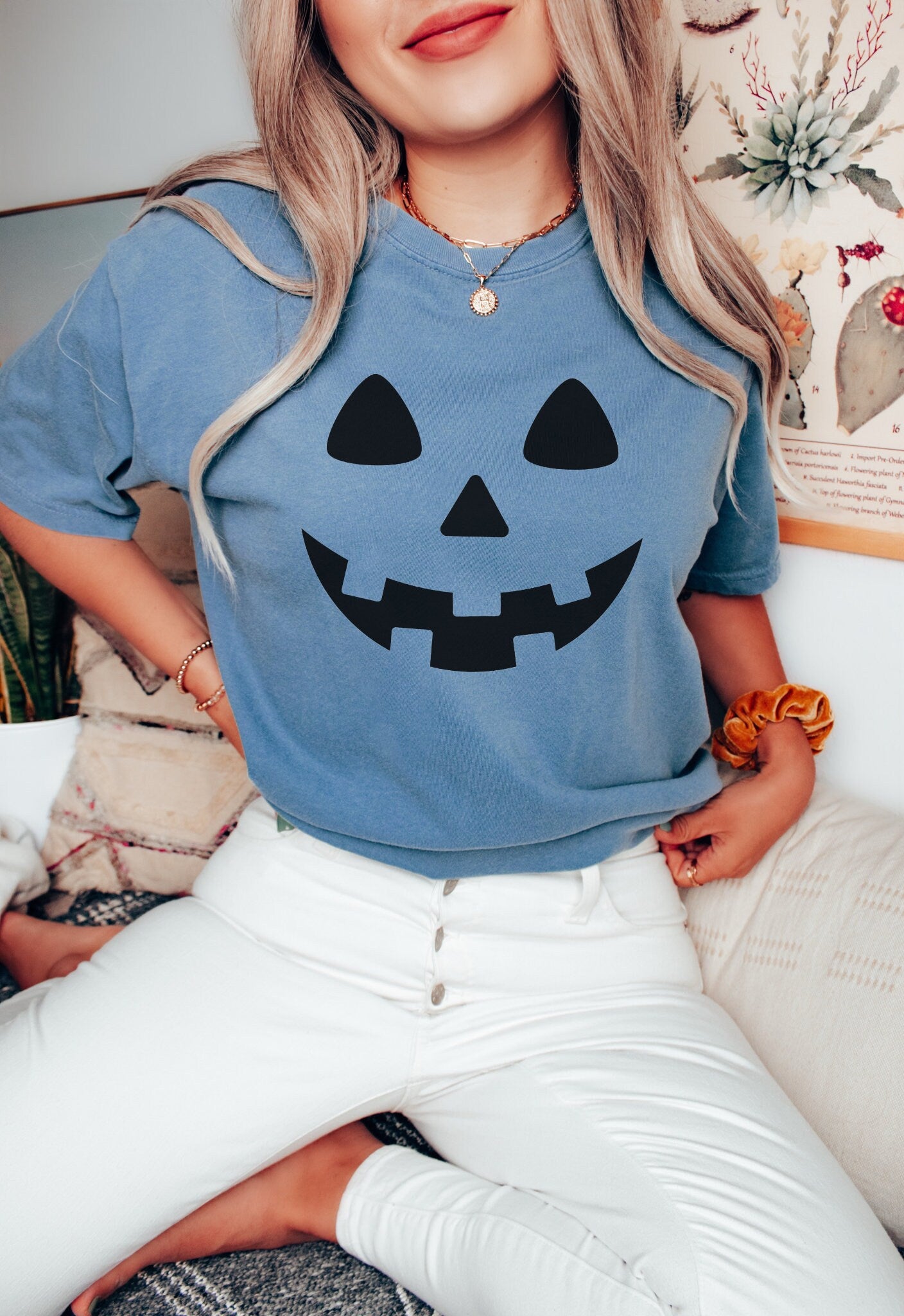 Halloween Shirt Comfort Colors®, Pumpkin Face Tee for Women, Cute Spooky Season Clothing, Funny Jack O Lantern T-Shirt, Halloween Party