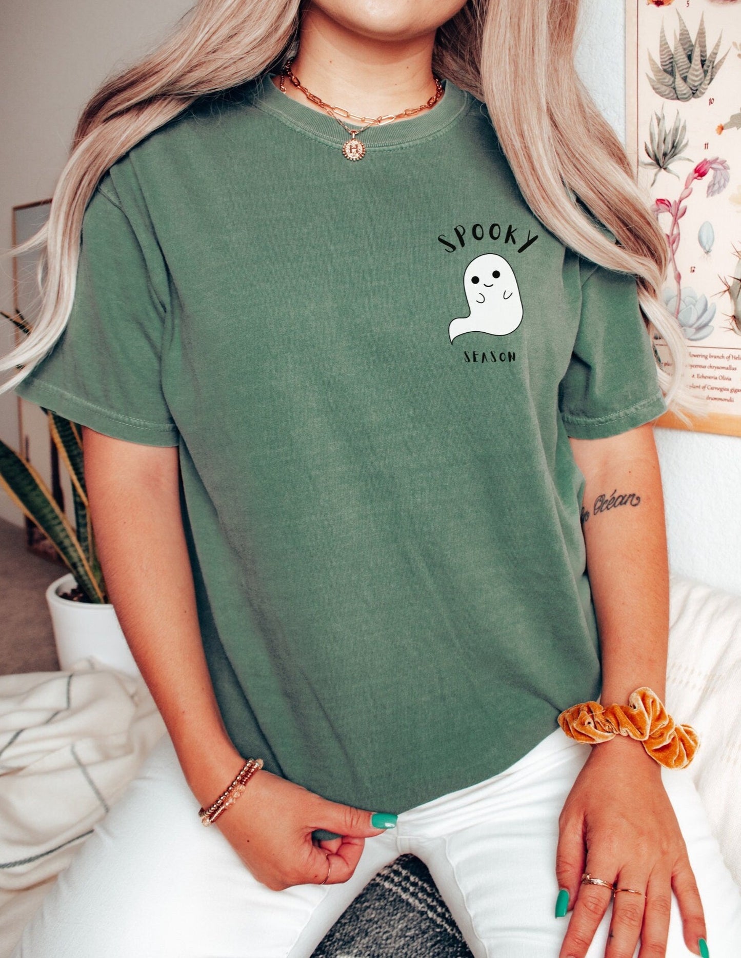 Halloween Shirt Comfort Colors®, Ghost Spooky Season T-Shirt, Vintage Minimalist Halloween Tee, Retro Boo Shirt, Cute Ghost Clothing